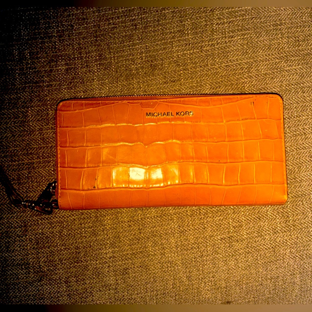 Michael Kors Large Wallet/ Wristlet with full zipper closure-Never Used